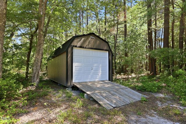 320 Willow Oak Court, Cameron, NC 28326