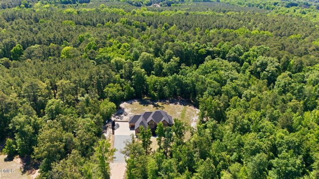 320 Willow Oak Court, Cameron, NC 28326