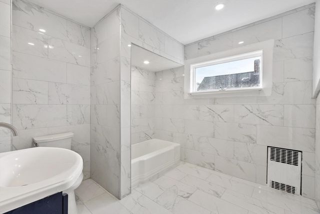 5 Oceanview St, Winthrop, MA 02152