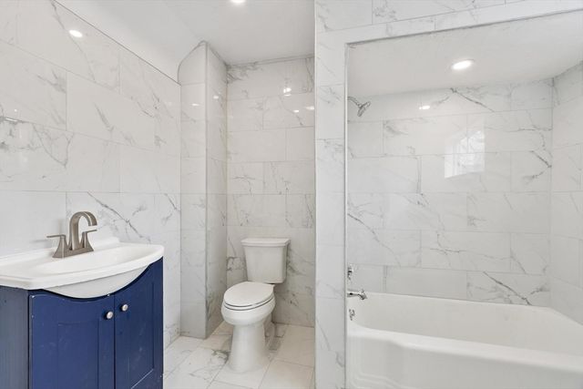 5 Oceanview St, Winthrop, MA 02152