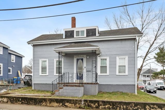 5 Oceanview St, Winthrop, MA 02152