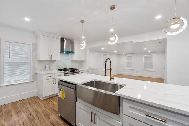 5 Oceanview St, Winthrop, MA 02152