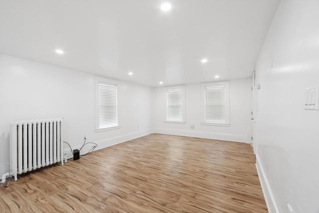 5 Oceanview St, Winthrop, MA 02152