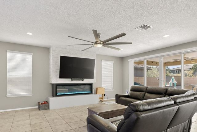 6815 Ojito Mesa Street NW, Albuquerque, NM 87120