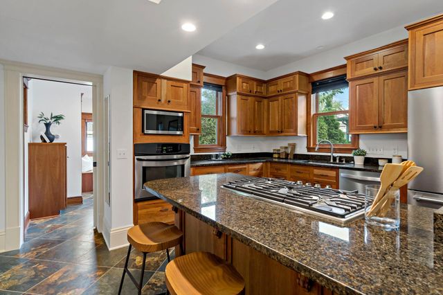 2824 Irving Avenue S, Minneapolis, MN 55408