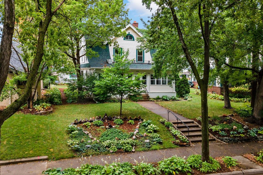 2824 Irving Avenue S, Minneapolis, MN 55408 — exterior