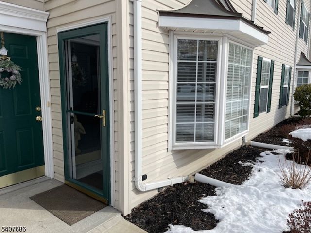 35 Chanda Ct, Clifton City, NJ 07012