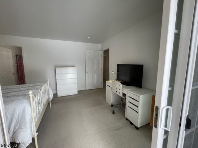 35 Chanda Ct, Clifton City, NJ 07012