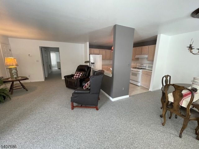 35 Chanda Ct, Clifton City, NJ 07012