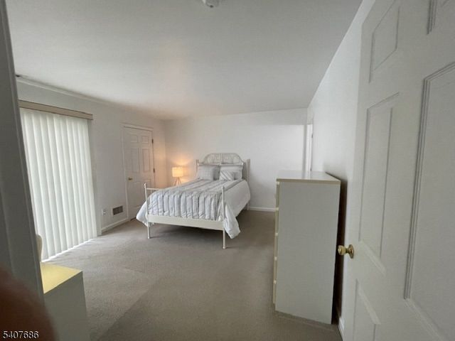 35 Chanda Ct, Clifton City, NJ 07012