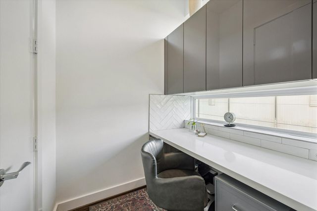 5921 E Post Oak Lane, Houston, TX 77055