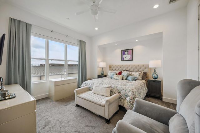 5921 E Post Oak Lane, Houston, TX 77055