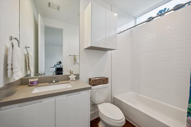 5921 E Post Oak Lane, Houston, TX 77055
