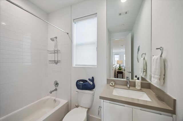 5921 E Post Oak Lane, Houston, TX 77055