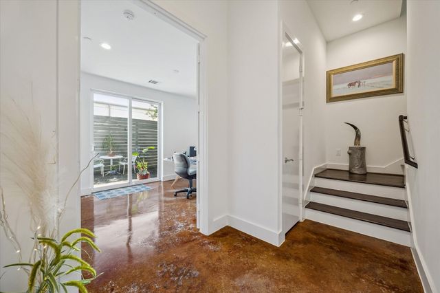 5921 E Post Oak Lane, Houston, TX 77055