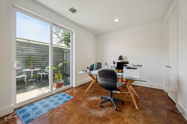 5921 E Post Oak Lane, Houston, TX 77055