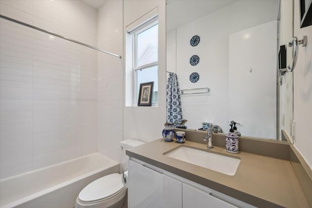 5921 E Post Oak Lane, Houston, TX 77055