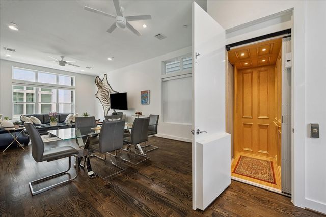5921 E Post Oak Lane, Houston, TX 77055