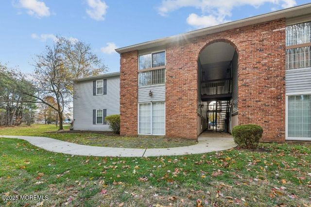 20 Austin Court 7, Freehold, NJ 07728