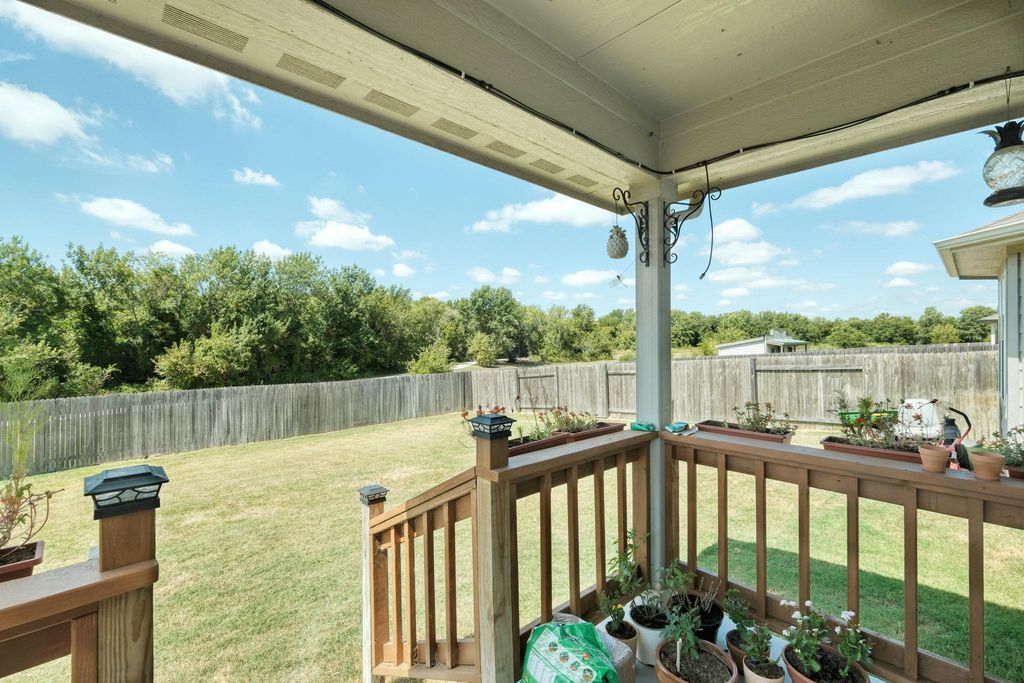 424 Windy Reed RD, Hutto, TX 78634