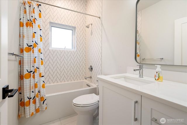 2110 N 43rd Street, Seattle, WA 98103