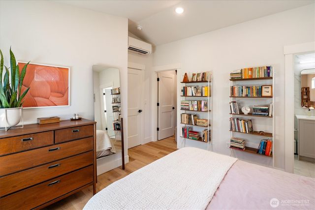 2110 N 43rd Street, Seattle, WA 98103