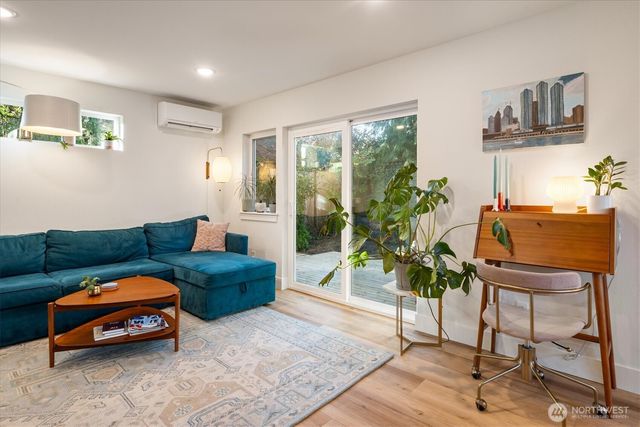 2110 N 43rd Street, Seattle, WA 98103