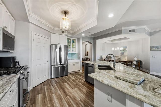 11040 Harbour Yacht CT 102, Fort Myers, FL 33908