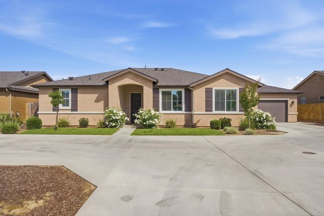 224 W Kimball Avenue, Visalia, CA 93277