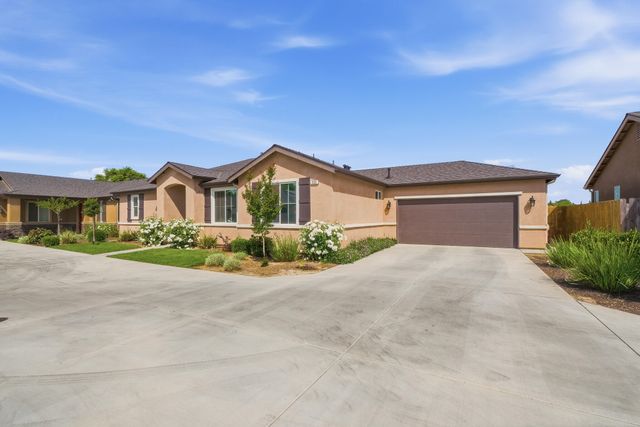 224 W Kimball Avenue, Visalia, CA 93277