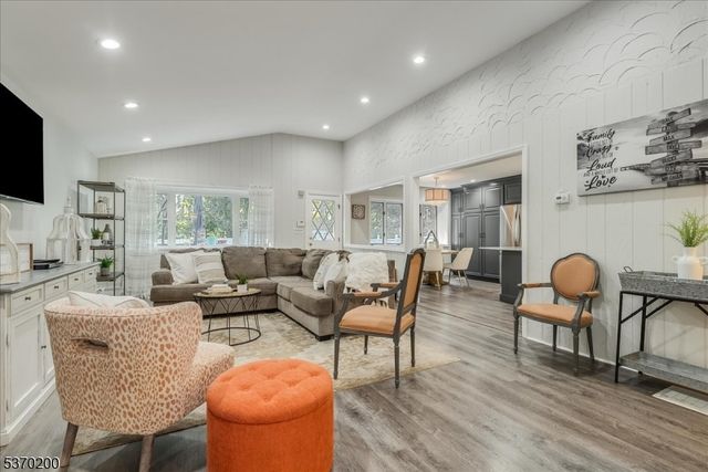 44 S Maple Ave, Springfield Twp., NJ 07081