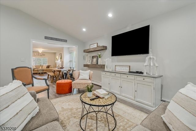 44 S Maple Ave, Springfield Twp., NJ 07081