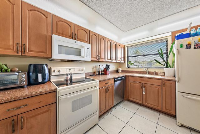 1271 SE Parkview Place H11, Stuart, FL 34994