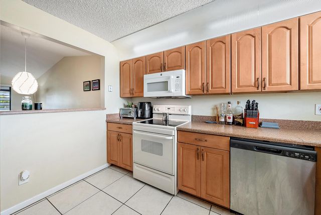 1271 SE Parkview Place H11, Stuart, FL 34994