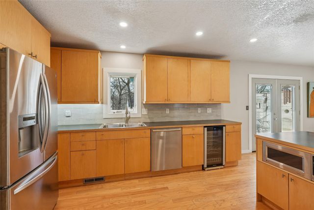 328 58th Place, Des Moines, IA 50312