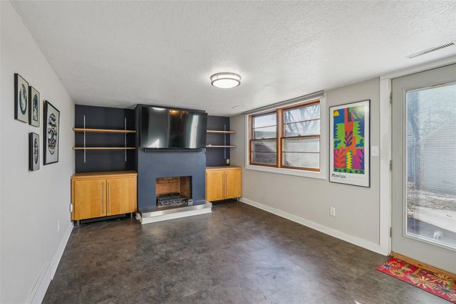 328 58th Place, Des Moines, IA 50312