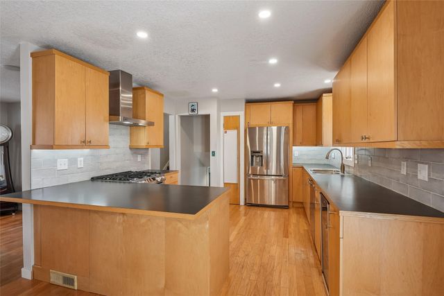 328 58th Place, Des Moines, IA 50312