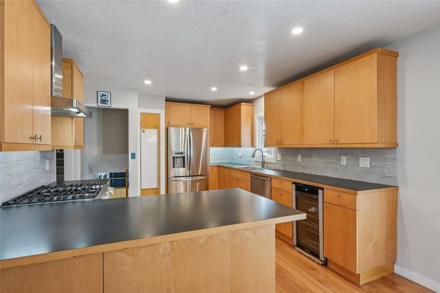 328 58th Place, Des Moines, IA 50312