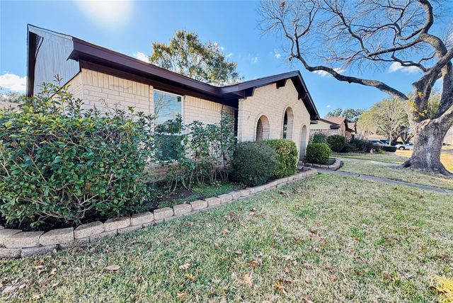 11847 Monticeto Lane, Meadows Place, TX 77477