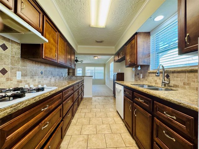 11847 Monticeto Lane, Meadows Place, TX 77477