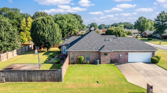 1325 Clarence Drive, Conway, AR 72034
