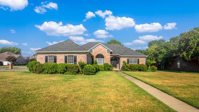 1325 Clarence Drive, Conway, AR 72034