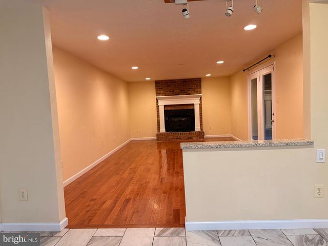 10434 CALUMET GROVE DR, Fairfax, VA 22032