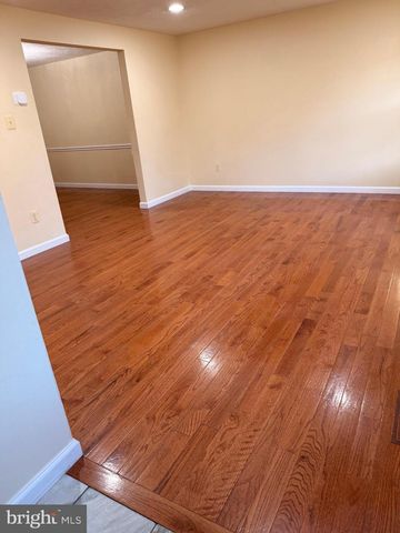 10434 CALUMET GROVE DR, Fairfax, VA 22032