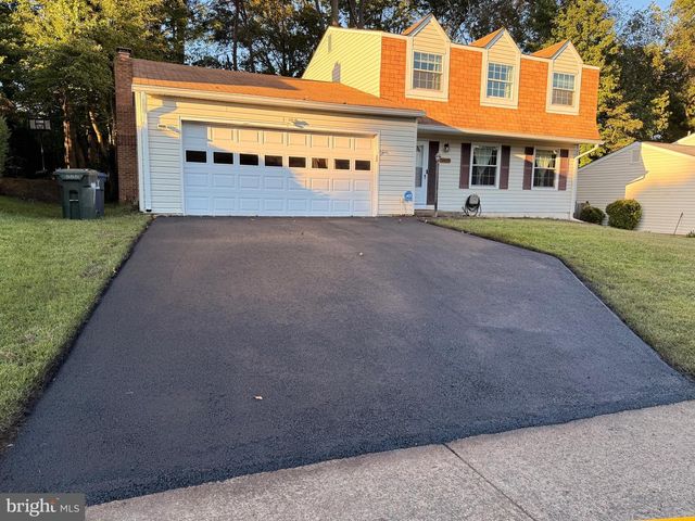 10434 CALUMET GROVE DR, Fairfax, VA 22032