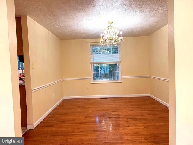 10434 CALUMET GROVE DR, Fairfax, VA 22032