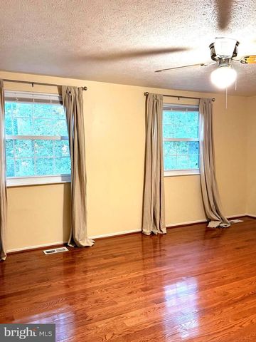 10434 CALUMET GROVE DR, Fairfax, VA 22032