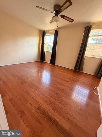 10434 CALUMET GROVE DR, Fairfax, VA 22032