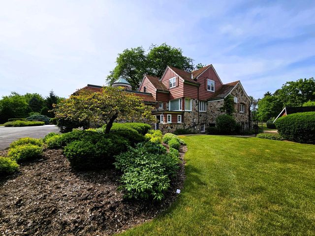 19605 Davidson ROAD, Brookfield, WI 53045