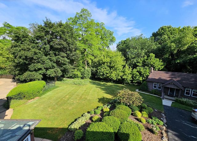 19605 Davidson ROAD, Brookfield, WI 53045